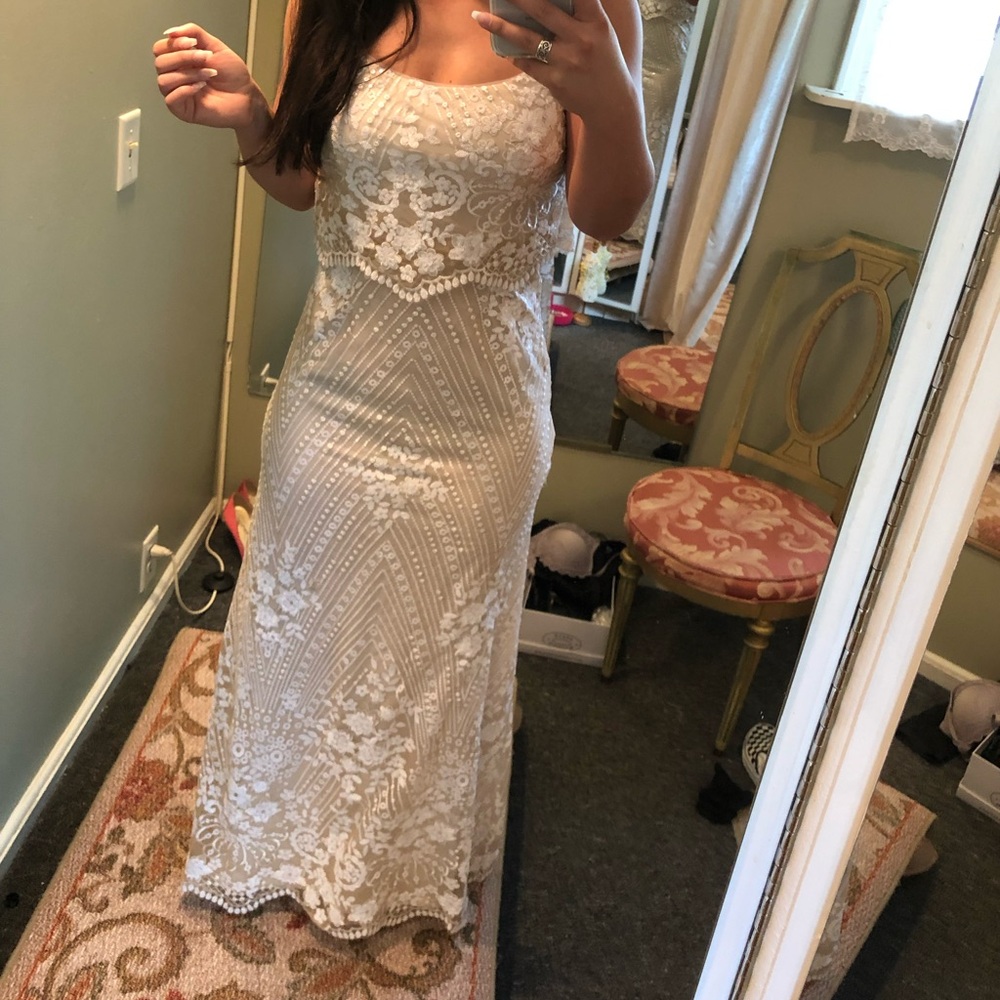 Adrianna Papell Dress size 2 but was altered - Picture 6 of 7